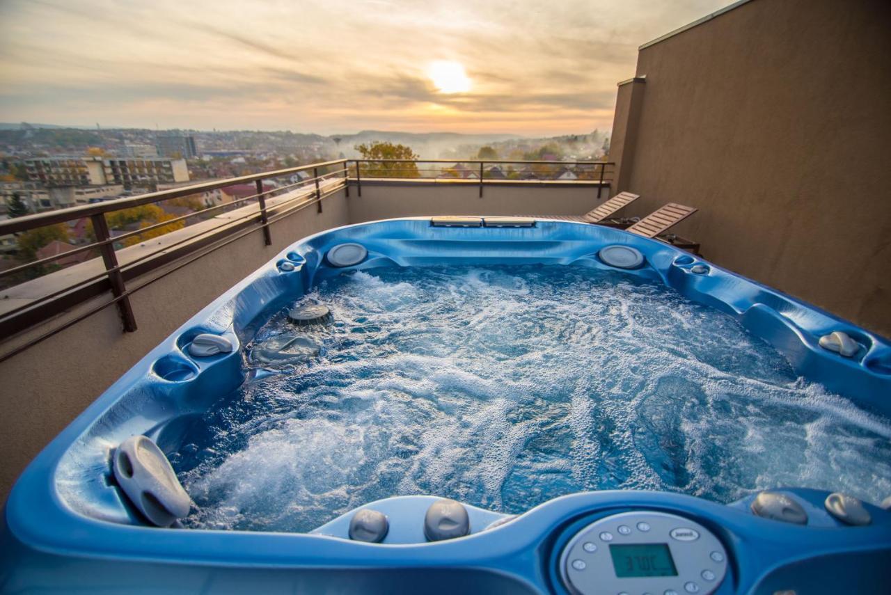 The Aviator Apartment - Jacuzzi & Panoramic View Cluj-Napoca Exterior photo